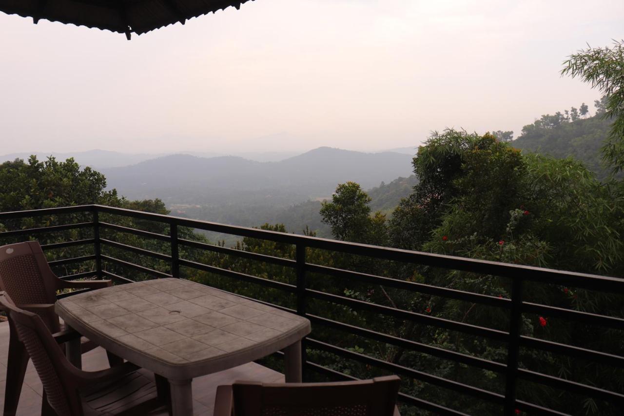 מדיקרי Coorg Nature Breeze Home Stay מראה חיצוני תמונה